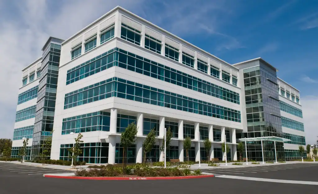 Business building in Edison